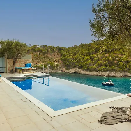 χωριό μπραούνη